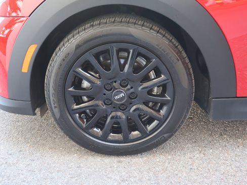 Used 2024 MINI Cooper 2-Door Hardtop image 12