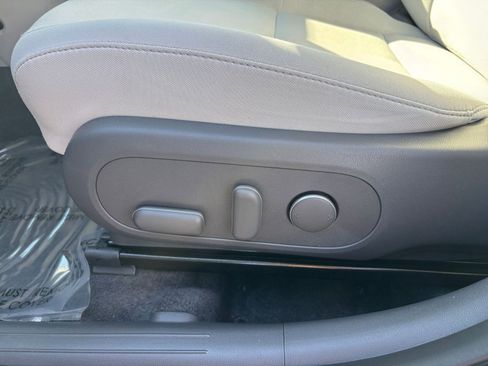 Used 2025 Hyundai Kona SEL image 23