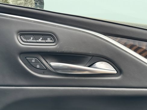 Used 2022 Cadillac Escalade ESV Premium Luxury Platinum w/ Heavy-Duty Trailer Package image 49