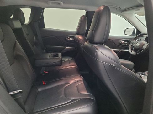 Used 2019 Jeep Cherokee Limited AWD/4WD image 19