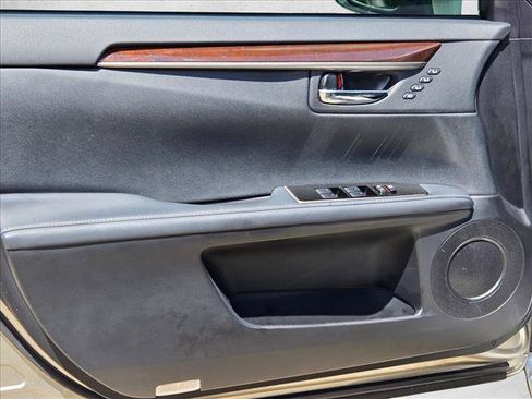 Used 2018 Lexus ES 350 w/ Ultra Luxury Package FWD image 10
