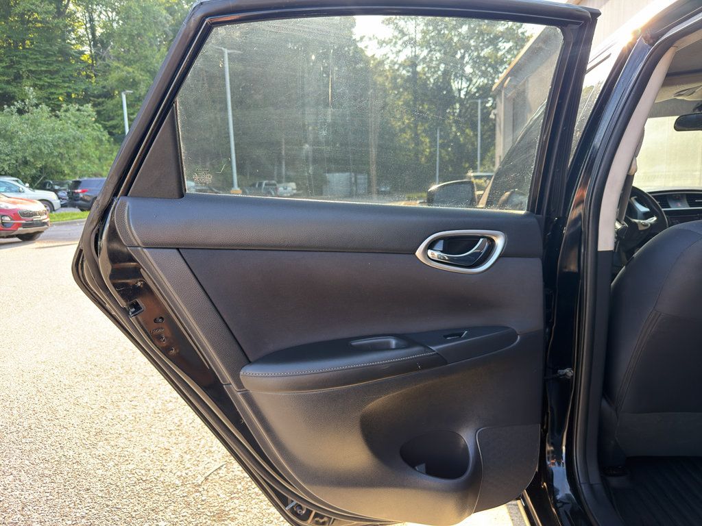 Used 2016 Nissan Sentra SV FWD image 14