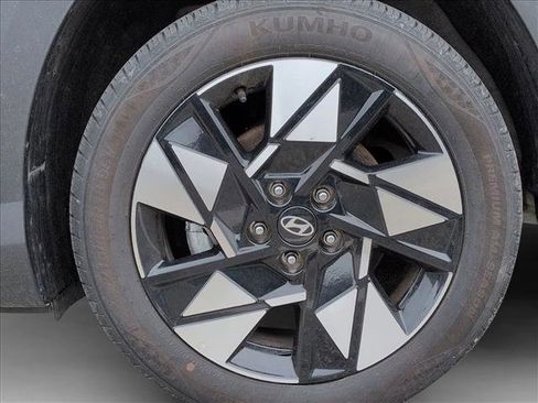 Used 2025 Hyundai Kona SEL image 3