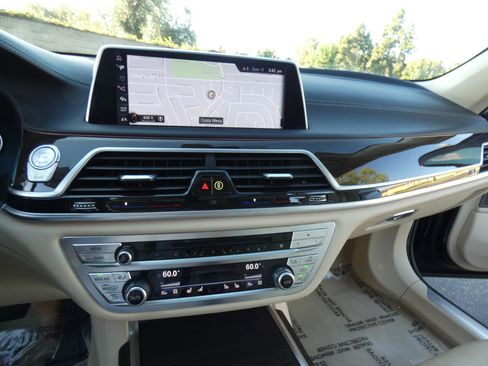 Used 2016 BMW 750i xDrive image 73