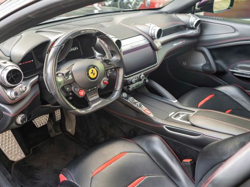 Used 2018 Ferrari GTC4Lusso T image 9
