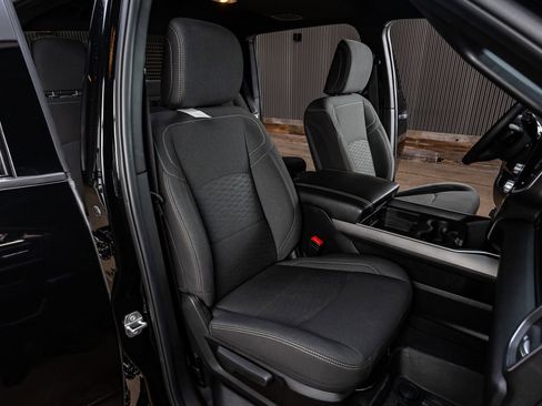 Used 2025 RAM 3500 Big Horn image 30