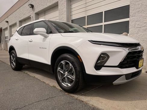 Used 2024 Chevrolet Blazer LT AWD/4WD image 10