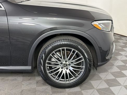 Used 2025 Mercedes-Benz GLC 300 4MATIC image 13
