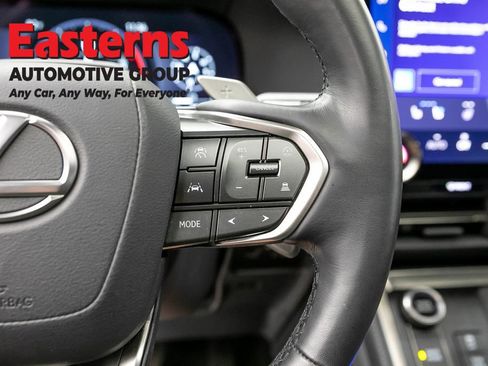 Used 2025 Lexus GX 550 w/ Accessory Package (2T) AWD/4WD image 16