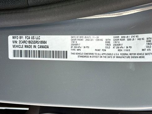 Used 2025 Chrysler Pacifica Select FWD image 37