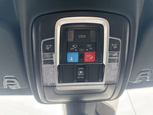 New 2026 RAM 1500 4x4 Crew Cab image 32