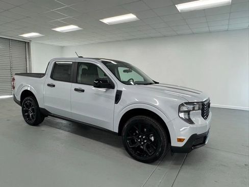 New 2026 Ford Maverick XLT w/ XLT Luxury Package image 3