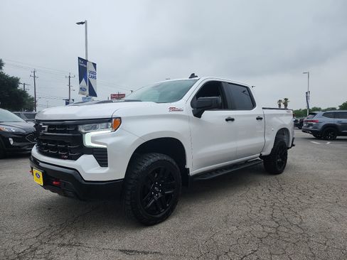Used 2024 Chevrolet Silverado 1500 LT Trail Boss w/ Convenience Package II AWD/4WD image 7