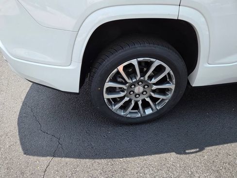 Used 2023 GMC Acadia Denali AWD/4WD image 14