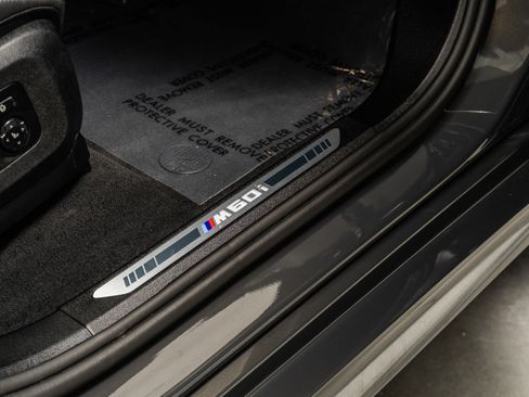 Used 2025 BMW X7 M60i image 28