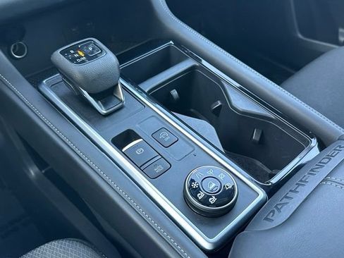 Certified 2025 Nissan Pathfinder SV AWD/4WD image 30