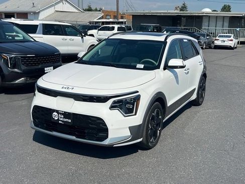 Certified 2023 Kia Niro Wave FWD image 5