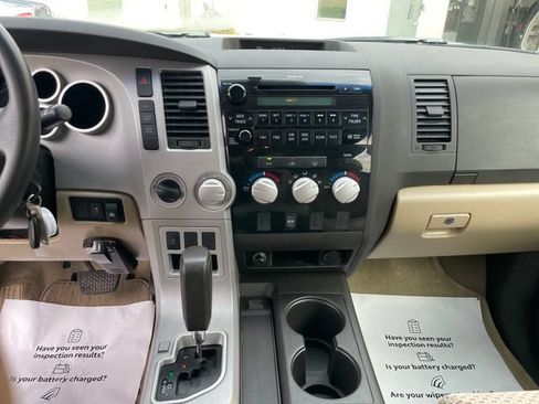 Used 2008 Toyota Tundra 4x4 CrewMax image 19