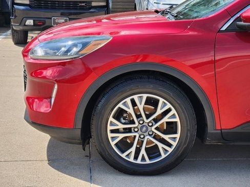 Used 2020 Ford Escape SEL image 15