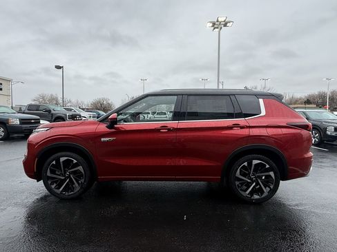 Used 2025 Mitsubishi Outlander SEL image 4