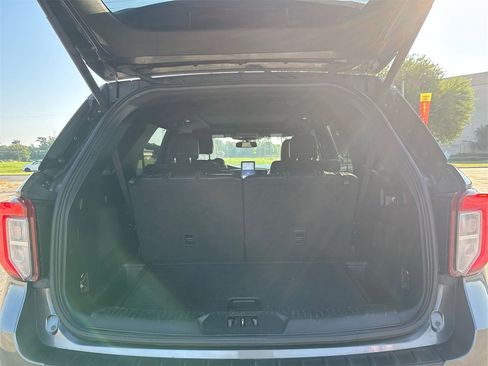 Used 2020 Ford Explorer ST w/ ST Street Pack image 35