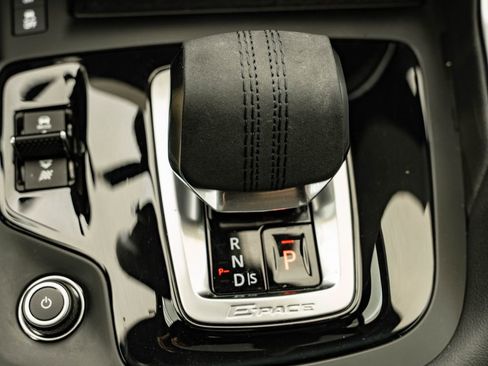 Certified 2024 Jaguar E-PACE R-Dynamic SE AWD/4WD image 34