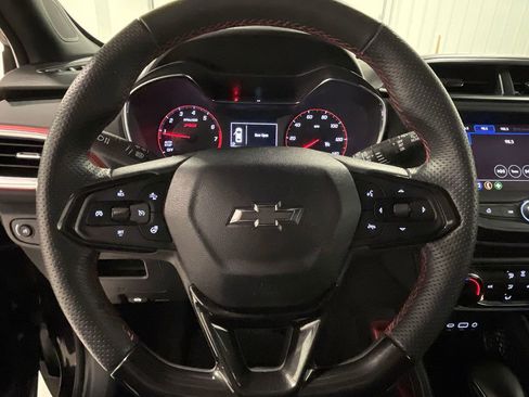 Used 2023 Chevrolet TrailBlazer RS image 32
