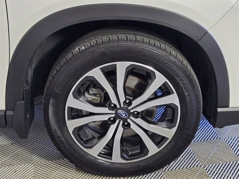 Used 2021 Subaru Forester Limited image 19