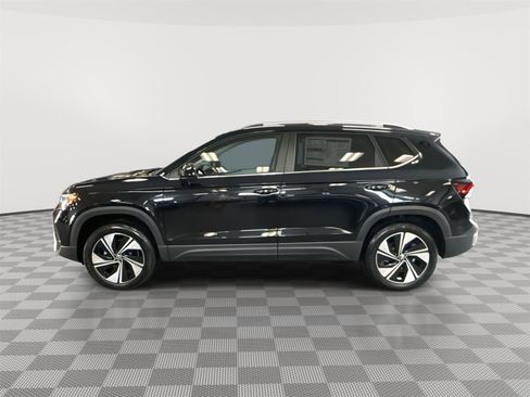New 2026 Volkswagen Taos SE AWD/4WD image 8
