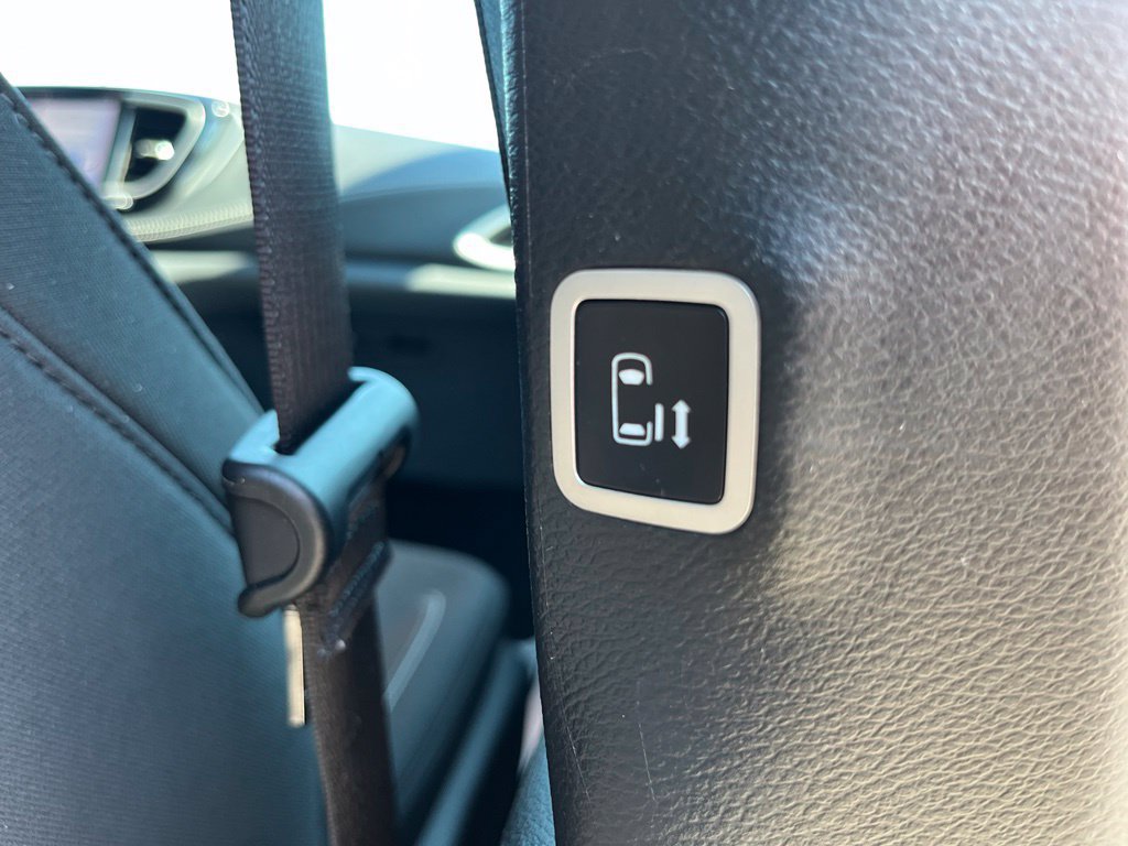 Used 2024 Chrysler Pacifica Touring FWD image 34