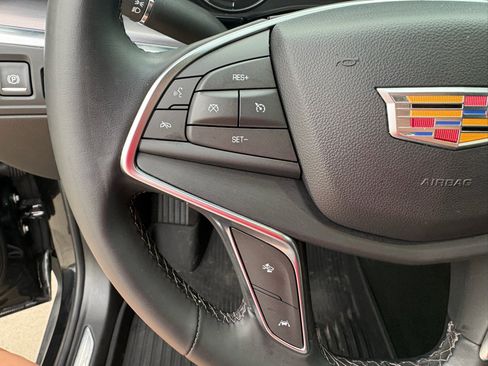 Used 2025 Cadillac XT5 Luxury w/ LPO, Floor Liner Package FWD image 13