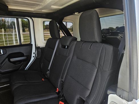 Used 2020 Jeep Wrangler Unlimited Sport S AWD/4WD image 25