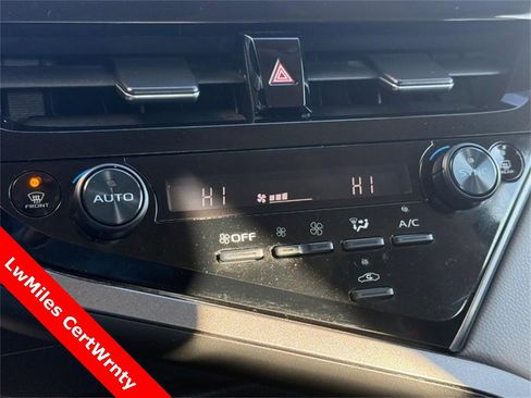 Used 2022 Toyota Camry LE image 19