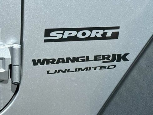 Used 2018 Jeep Wrangler Unlimited Sport S AWD/4WD image 23