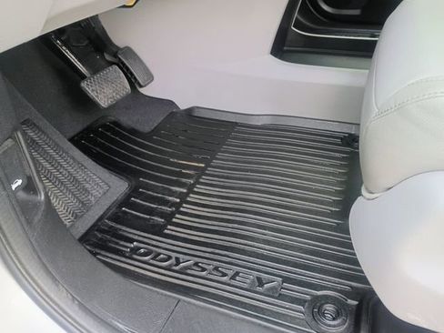 Used 2018 Honda Odyssey EX-L image 27
