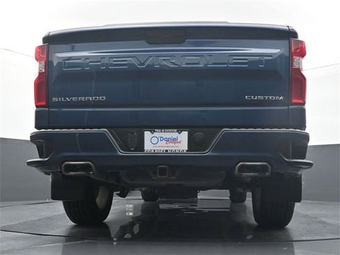 Used 2019 Chevrolet Silverado 1500 Custom w/ Custom Convenience Package image 10