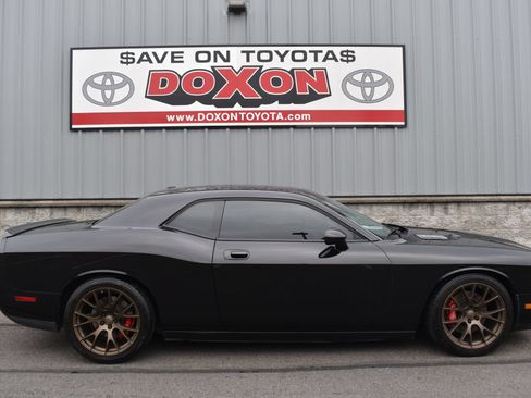 Used 2010 Dodge Challenger SRT8 w/ SRT Option Group II RWD image 8
