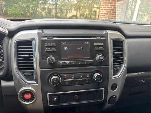 Used 2017 Nissan Titan SV image 24