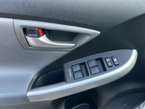 Used 2014 Toyota Prius Four image 10