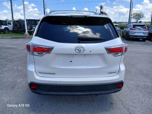 Used 2016 Toyota Highlander Limited FWD image 3