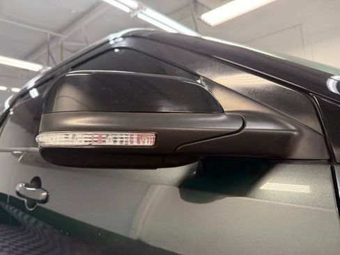 Used 2016 Ford Explorer XLT w/ Equipment Group 202A FWD image 38