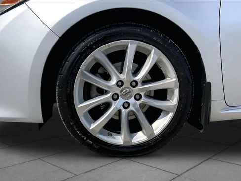 Used 2013 Toyota Avalon XLE Touring FWD image 11