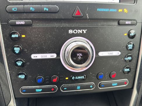 Used 2019 Ford Explorer Platinum image 14