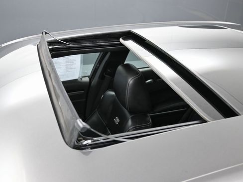 Used 2023 Chrysler 300 S image 11