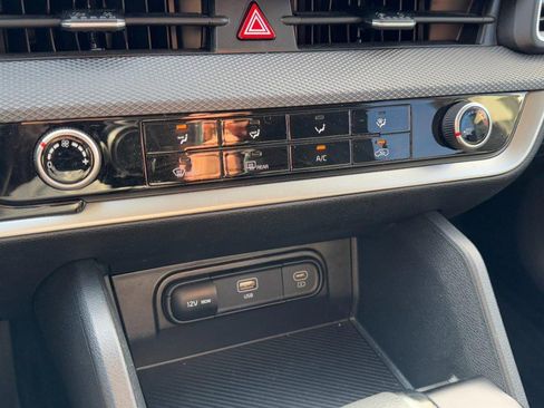 Used 2024 Kia Sportage LX image 18