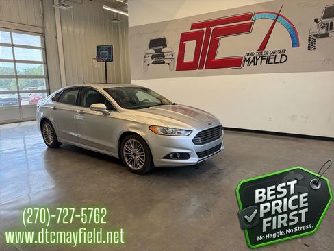 Used 2014 Ford Fusion SE w/ Equipment Group 202A FWD image 1