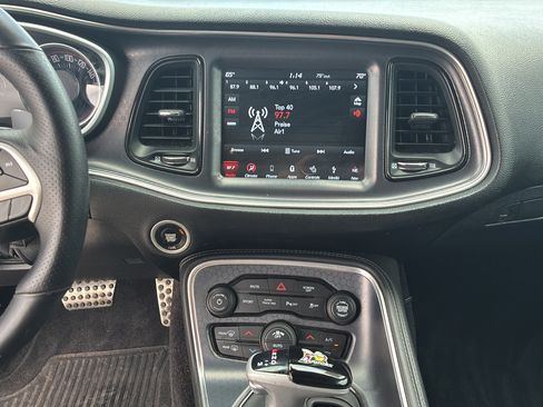 Used 2018 Dodge Challenger R/T Scat Pack w/ Dynamics Package RWD image 29