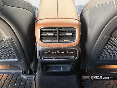 Used 2024 Mercedes-Benz GLS 63 AMG 4MATIC image 30