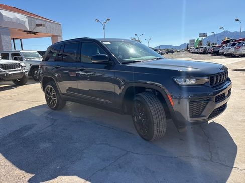 New 2026 Jeep Grand Cherokee Altitude AWD/4WD image 3
