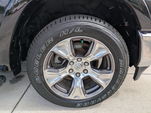 Used 2019 RAM 1500 Laramie RWD image 9